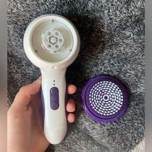 Michael Todd Soniclear Elite cleaning brush